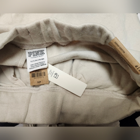 #492 VS Pink Cream & Red Plaid Set 😍 - Picture 12 of 12